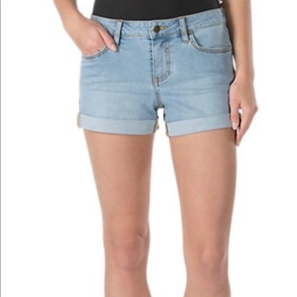 jean shorts and vans